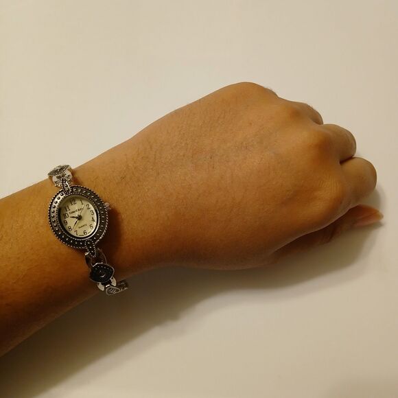 Vintage Cote d'Azur Silver Tone Mother of Pearl Dial Quartz Ladies Watch Sz. 7" - Picture 6 of 16